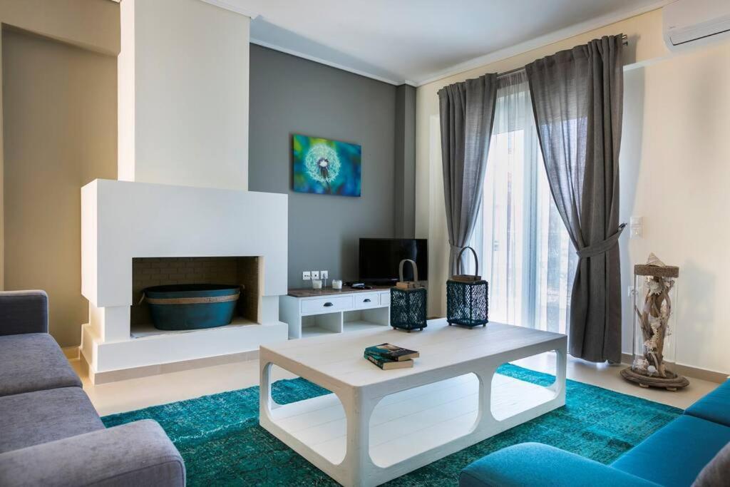 Eucalyptus Suite Sea View Karavomylos Bagian luar foto