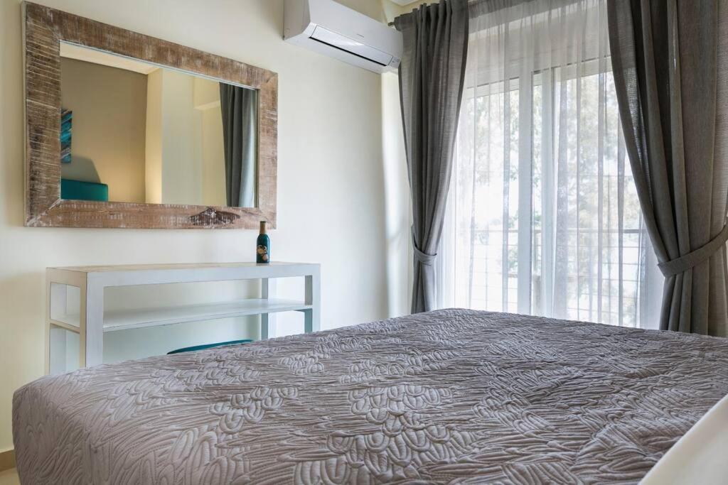 Eucalyptus Suite Sea View Karavomylos Bagian luar foto